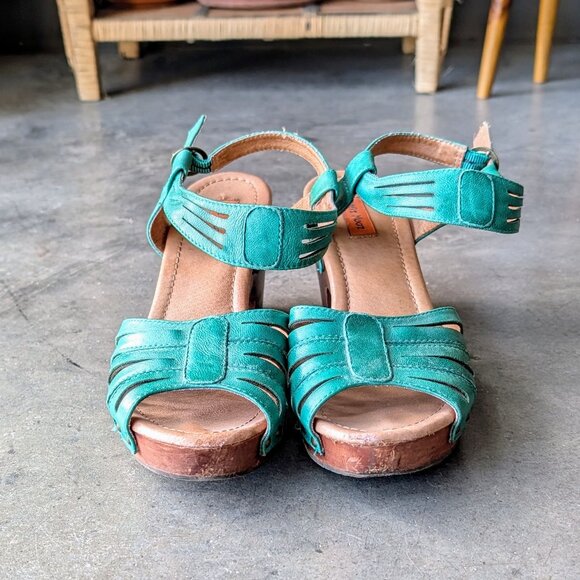 Miz Mooz Hilary Green Leather Peep Toe Wooden Block Heel Sandals size 9 - Picture 2 of 10